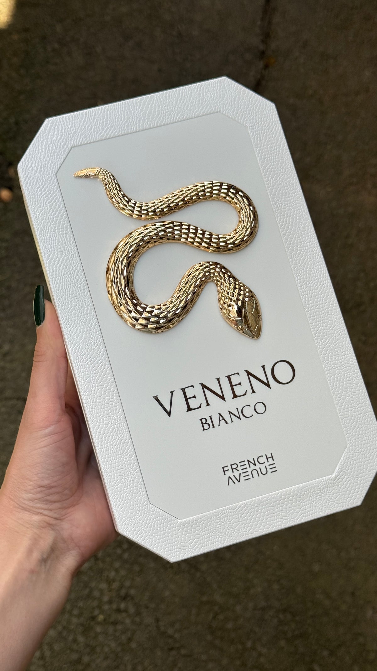Veneno Bianco by French Avenue